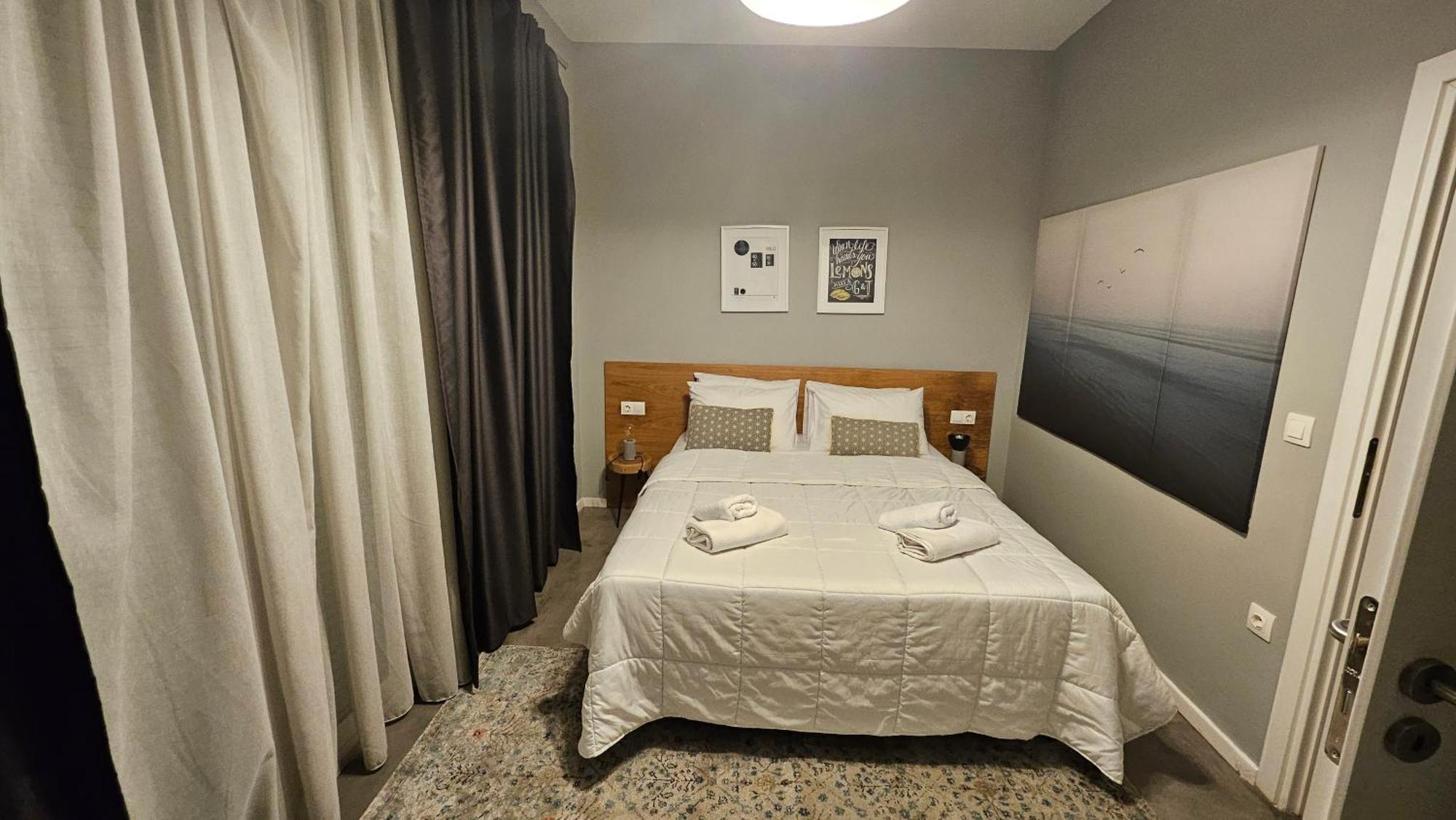 A Place 4 U Under Acropolis Apartment Athena Bagian luar foto